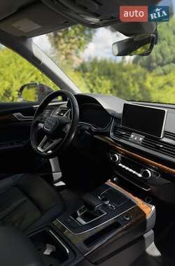 Внедорожник / Кроссовер Audi Q5 2018 в 