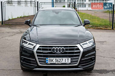 Внедорожник / Кроссовер Audi Q5 2018 в 