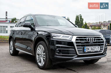 Внедорожник / Кроссовер Audi Q5 2018 в 