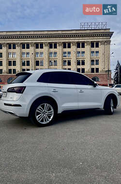 Внедорожник / Кроссовер Audi Q5 2020 в 