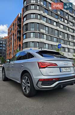 Внедорожник / Кроссовер Audi Q5 2022 в 