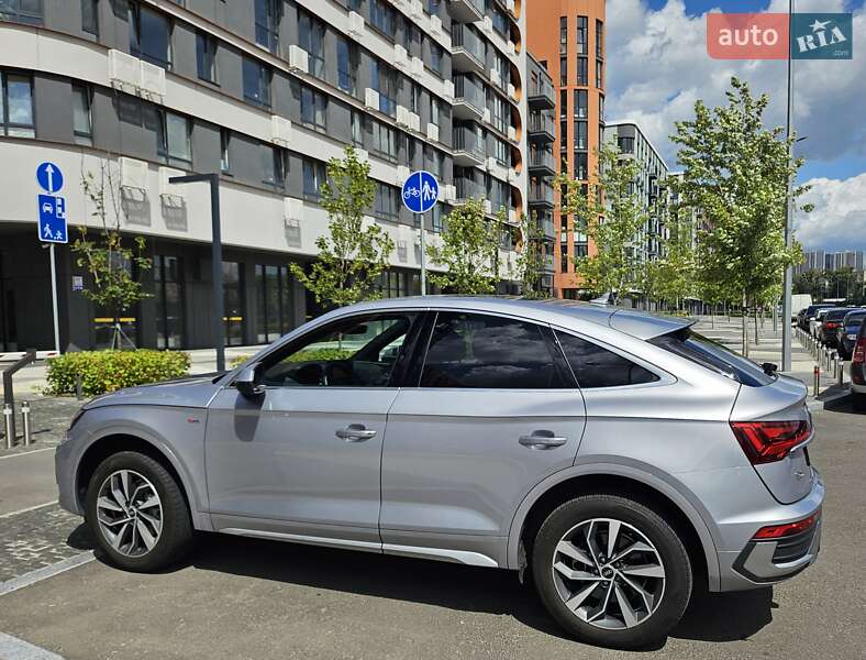 Внедорожник / Кроссовер Audi Q5 2022 в Киеве