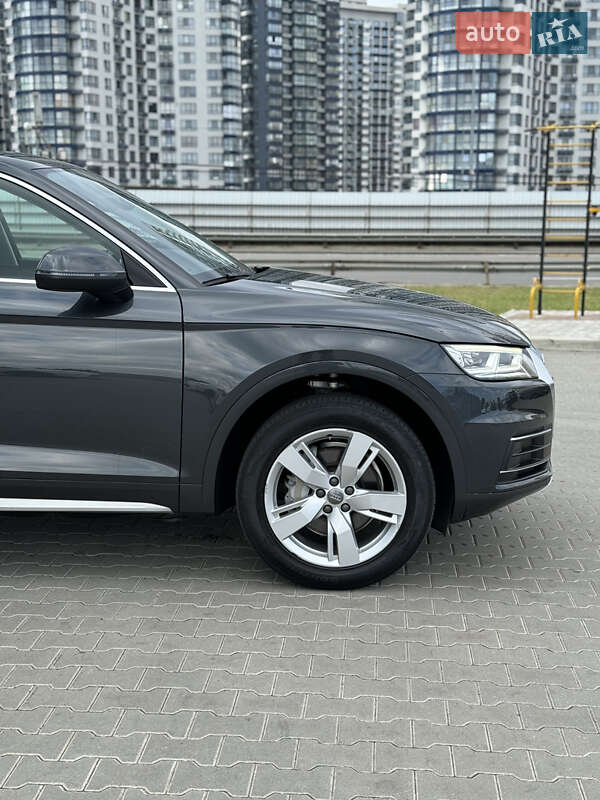 Внедорожник / Кроссовер Audi Q5 2019 в Киеве