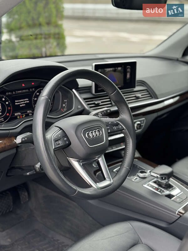 Внедорожник / Кроссовер Audi Q5 2019 в Киеве
