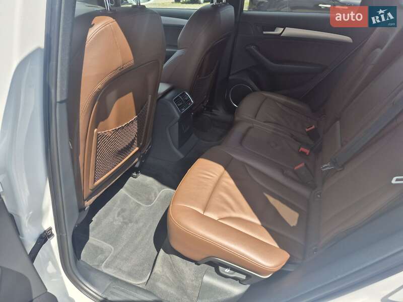 Позашляховик / Кросовер Audi Q5 2017 в Луцьку