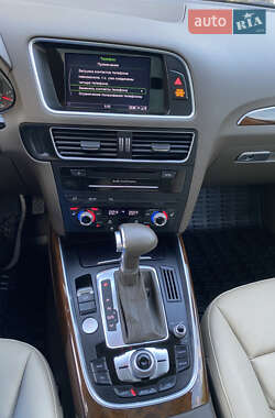 Внедорожник / Кроссовер Audi Q5 2015 в 