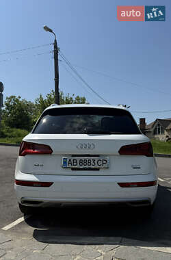 Внедорожник / Кроссовер Audi Q5 2017 в 