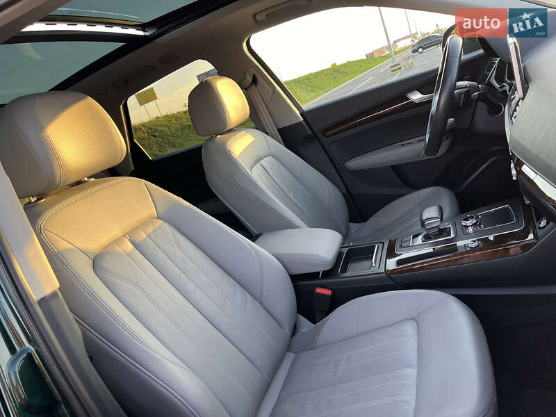 Внедорожник / Кроссовер Audi Q5 2017 в Львове