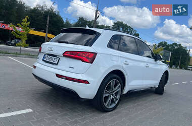 Внедорожник / Кроссовер Audi Q5 2018 в 