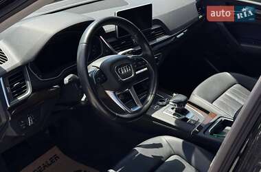 Внедорожник / Кроссовер Audi Q5 2018 в 
