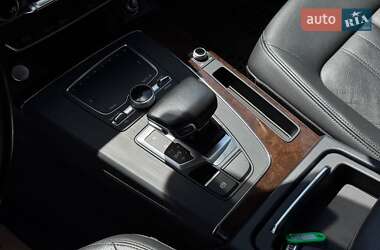 Внедорожник / Кроссовер Audi Q5 2018 в 