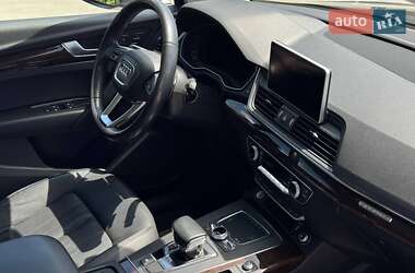 Внедорожник / Кроссовер Audi Q5 2018 в 