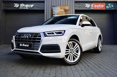 Внедорожник / Кроссовер Audi Q5 2018 в 