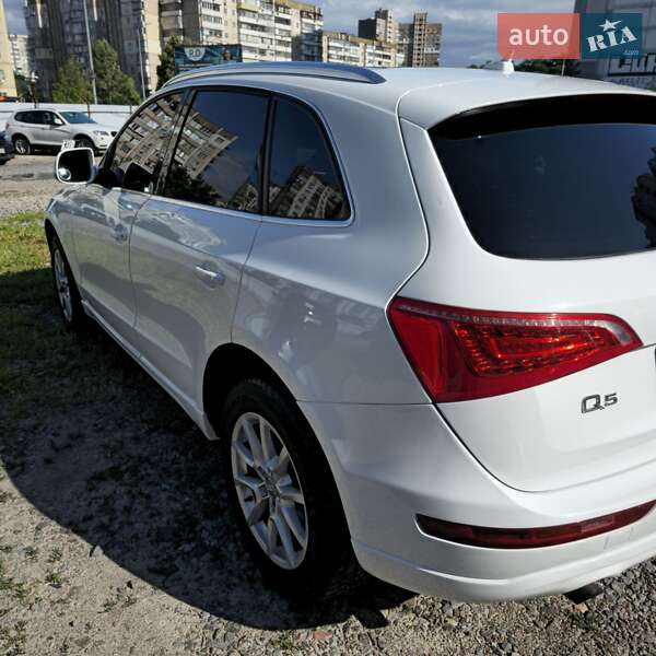 Внедорожник / Кроссовер Audi Q5 2010 в Киеве