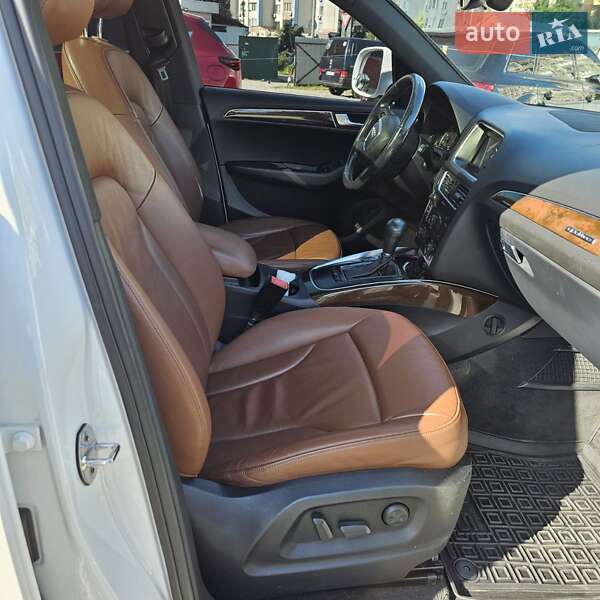 Внедорожник / Кроссовер Audi Q5 2010 в Киеве