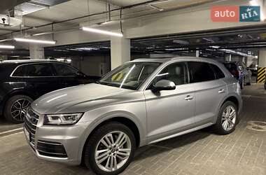 Внедорожник / Кроссовер Audi Q5 2018 в 