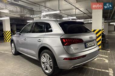 Внедорожник / Кроссовер Audi Q5 2018 в 