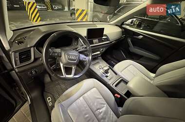 Внедорожник / Кроссовер Audi Q5 2018 в 