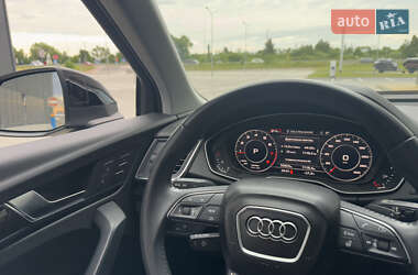 Внедорожник / Кроссовер Audi Q5 2018 в 