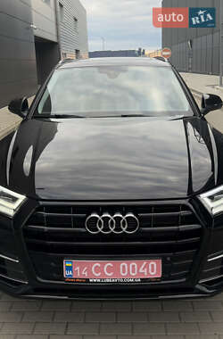 Внедорожник / Кроссовер Audi Q5 2018 в 