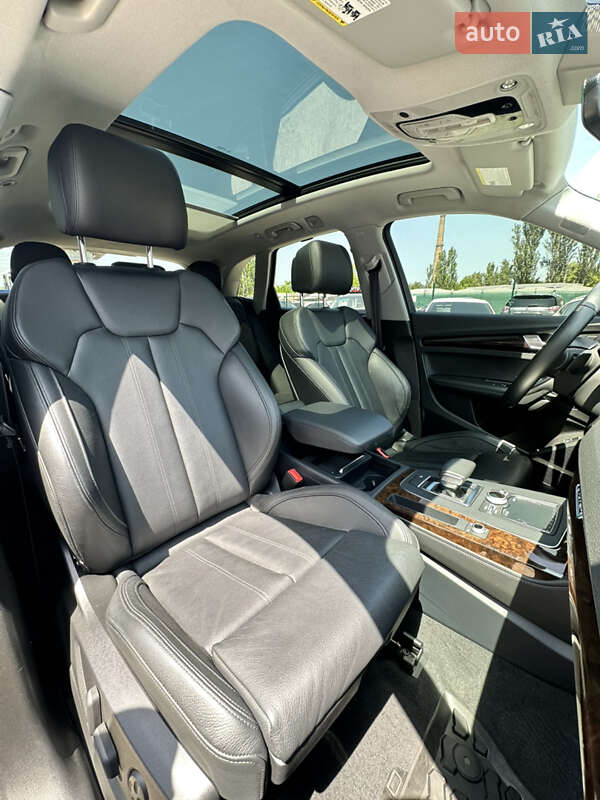 Внедорожник / Кроссовер Audi Q5 2018 в Запорожье
