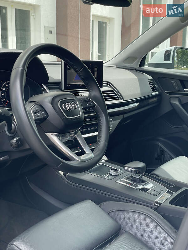 Внедорожник / Кроссовер Audi Q5 2019 в Киеве