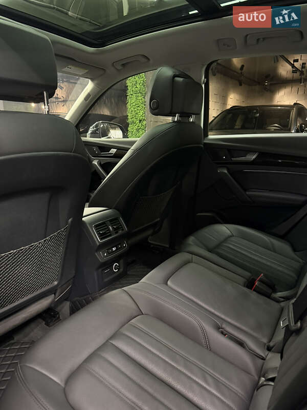 Внедорожник / Кроссовер Audi Q5 2019 в Одессе