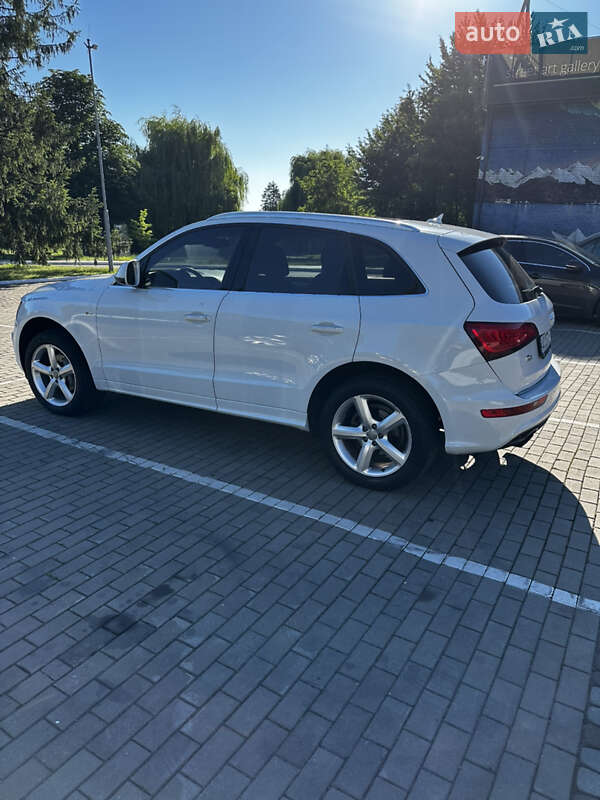 Внедорожник / Кроссовер Audi Q5 2016 в Луцке