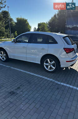 Внедорожник / Кроссовер Audi Q5 2016 в 
