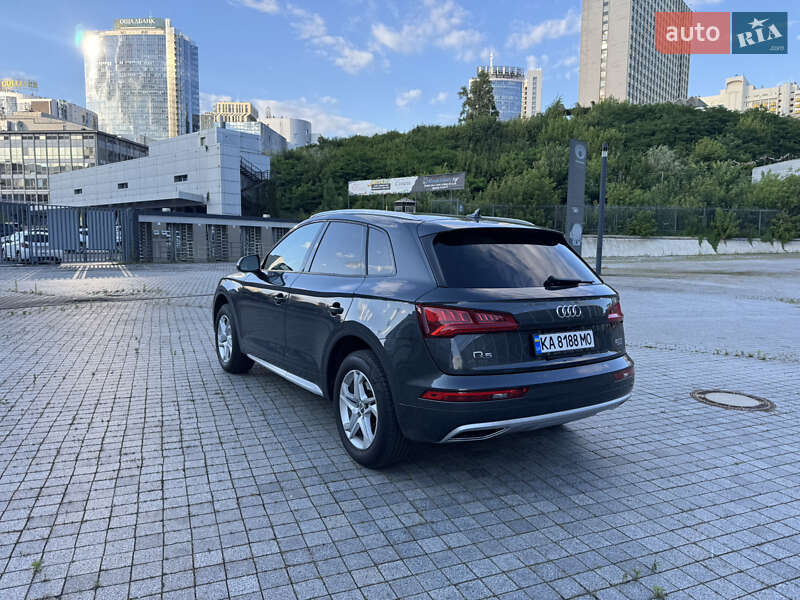 Внедорожник / Кроссовер Audi Q5 2018 в Киеве