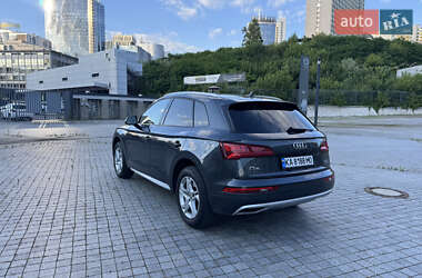 Внедорожник / Кроссовер Audi Q5 2018 в 