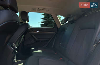 Внедорожник / Кроссовер Audi Q5 2017 в 