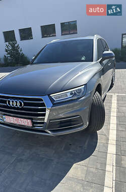 Внедорожник / Кроссовер Audi Q5 2020 в 