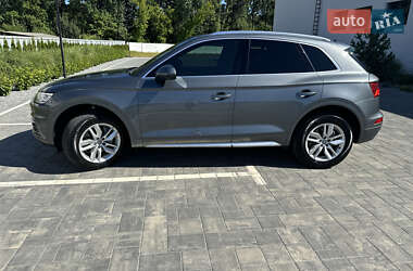 Внедорожник / Кроссовер Audi Q5 2020 в 