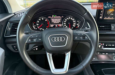Внедорожник / Кроссовер Audi Q5 2022 в 