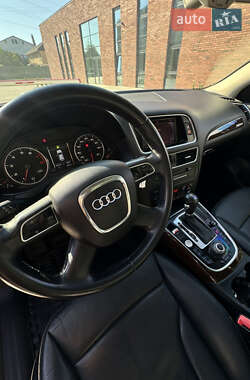 Внедорожник / Кроссовер Audi Q5 2012 в 