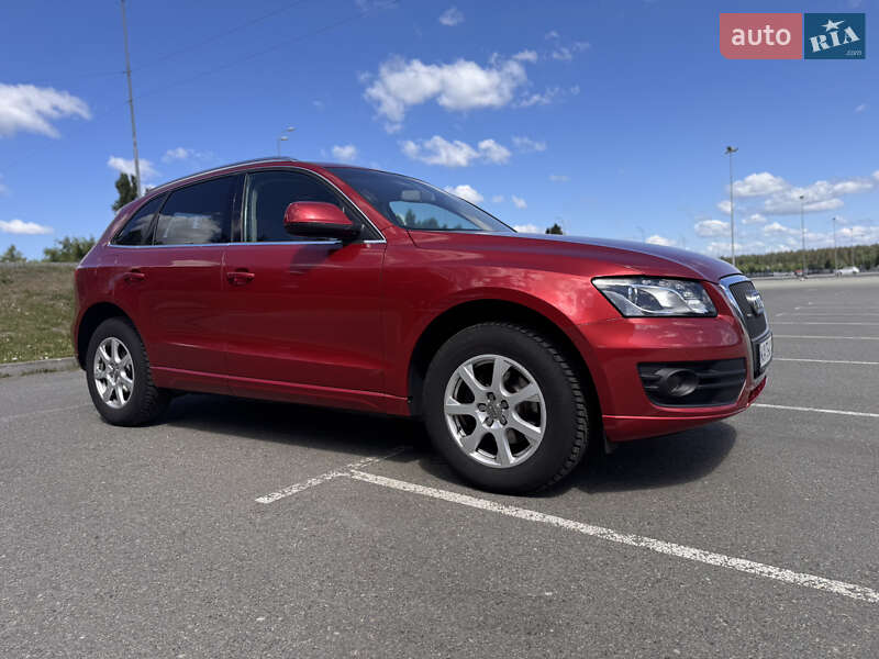 Позашляховик / Кросовер Audi Q5 2011 в Києві