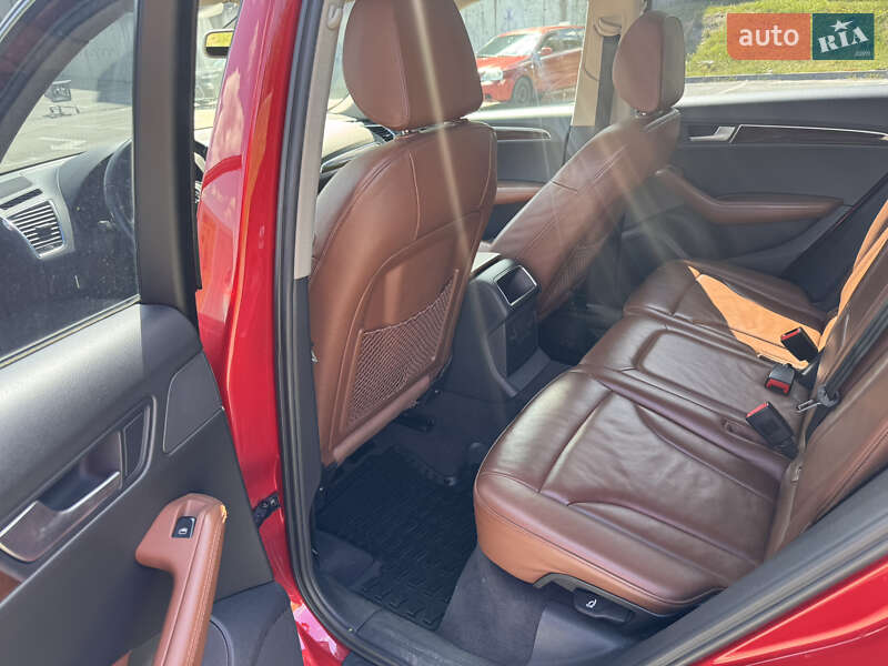 Позашляховик / Кросовер Audi Q5 2011 в Києві