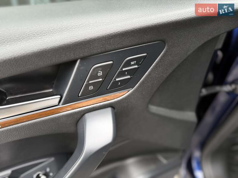 Внедорожник / Кроссовер Audi Q5 2022 в Львове