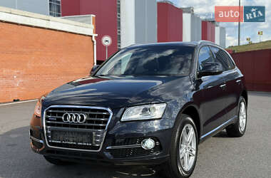 Внедорожник / Кроссовер Audi Q5 2016 в 