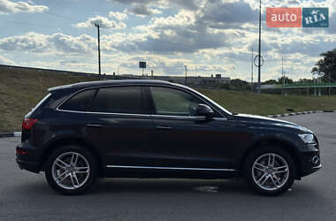 Внедорожник / Кроссовер Audi Q5 2016 в 