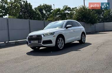 Внедорожник / Кроссовер Audi Q5 2017 в 