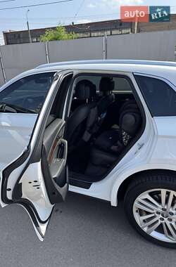 Внедорожник / Кроссовер Audi Q5 2017 в 