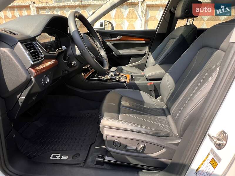 Позашляховик / Кросовер Audi Q5 2022 в Києві