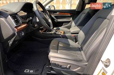Внедорожник / Кроссовер Audi Q5 2022 в 