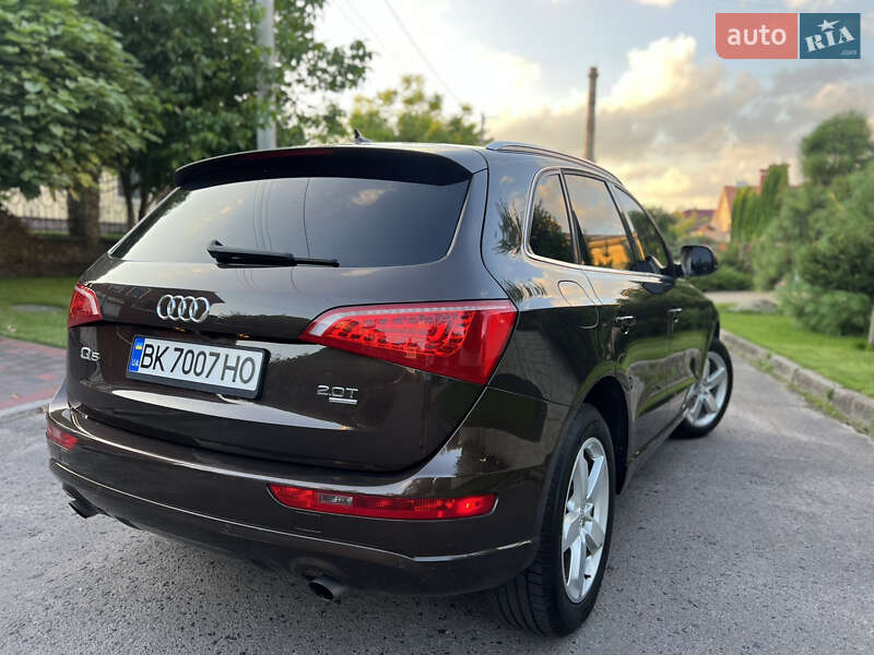 Внедорожник / Кроссовер Audi Q5 2010 в Ровно