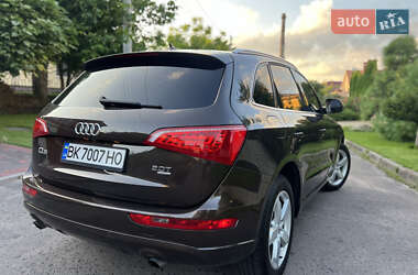 Внедорожник / Кроссовер Audi Q5 2010 в 