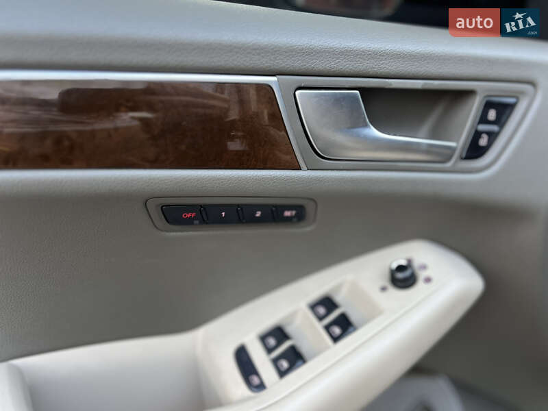 Внедорожник / Кроссовер Audi Q5 2010 в Ровно