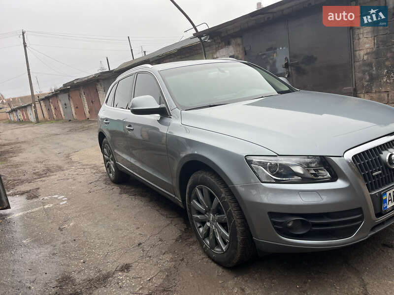 Внедорожник / Кроссовер Audi Q5 2010 в 