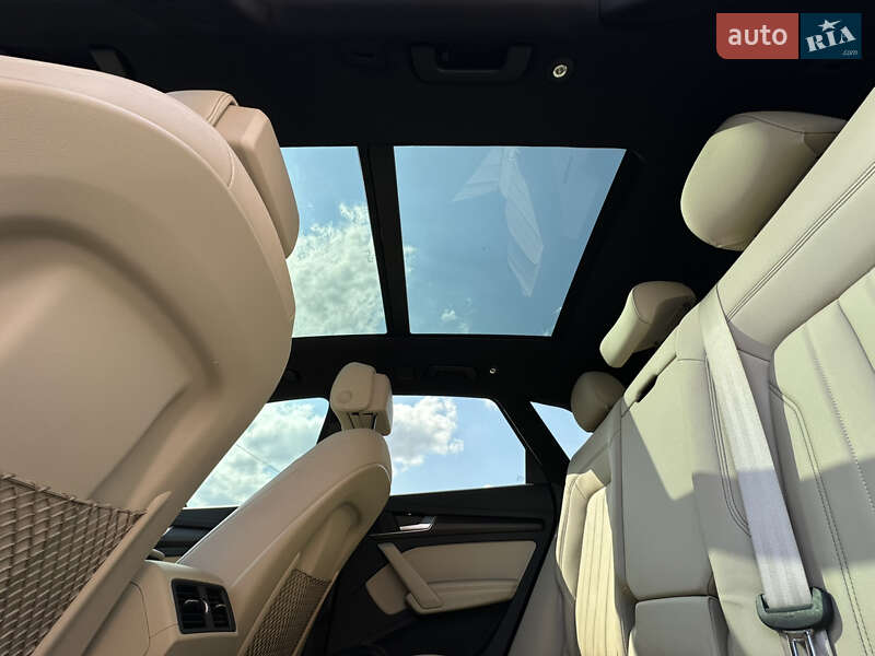 Позашляховик / Кросовер Audi Q5 2022 в Дніпрі